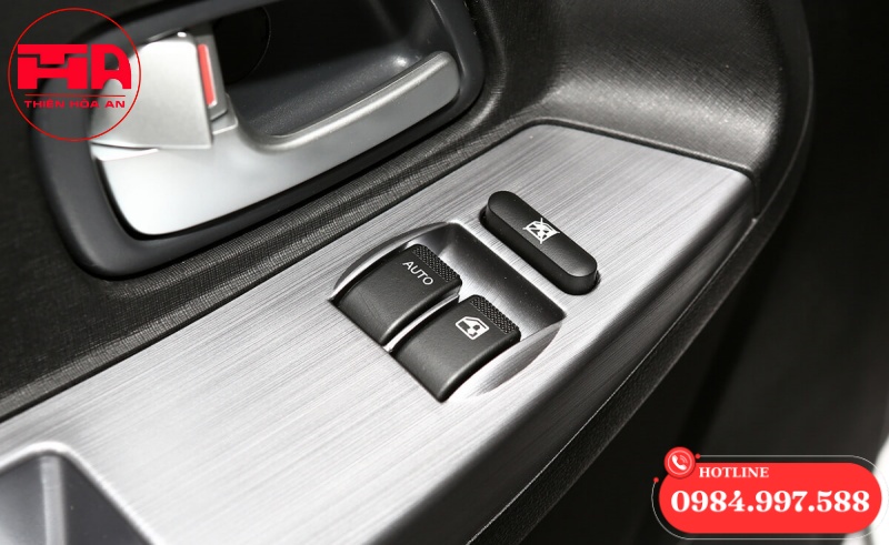 nút lên xuống kính chỉnh điện trên teraco v6