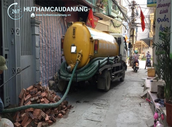 xe hút hầm cầu
